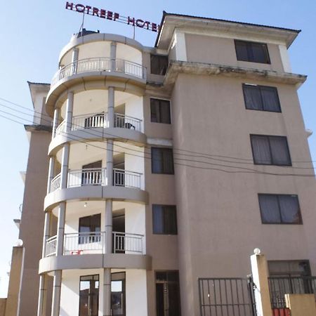 Hotreef Airport Hotel Дар-эс-Саламе Экстерьер фото