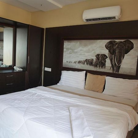 Hotreef Airport Hotel Дар-эс-Саламе Экстерьер фото