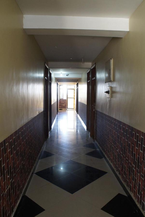 Hotreef Airport Hotel Дар-эс-Саламе Экстерьер фото